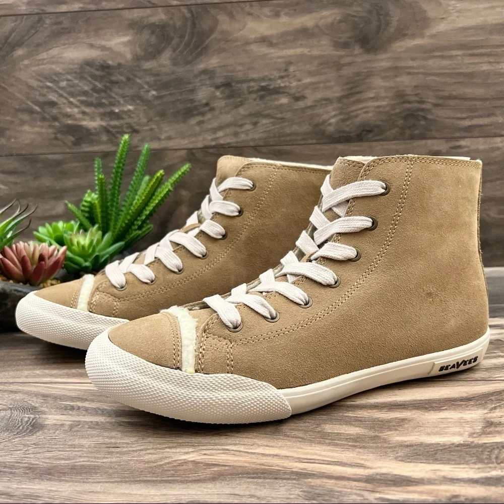 NIB SeaVees Army Issue High Wintertide High Top Sneaker Plush Lined Sand 8